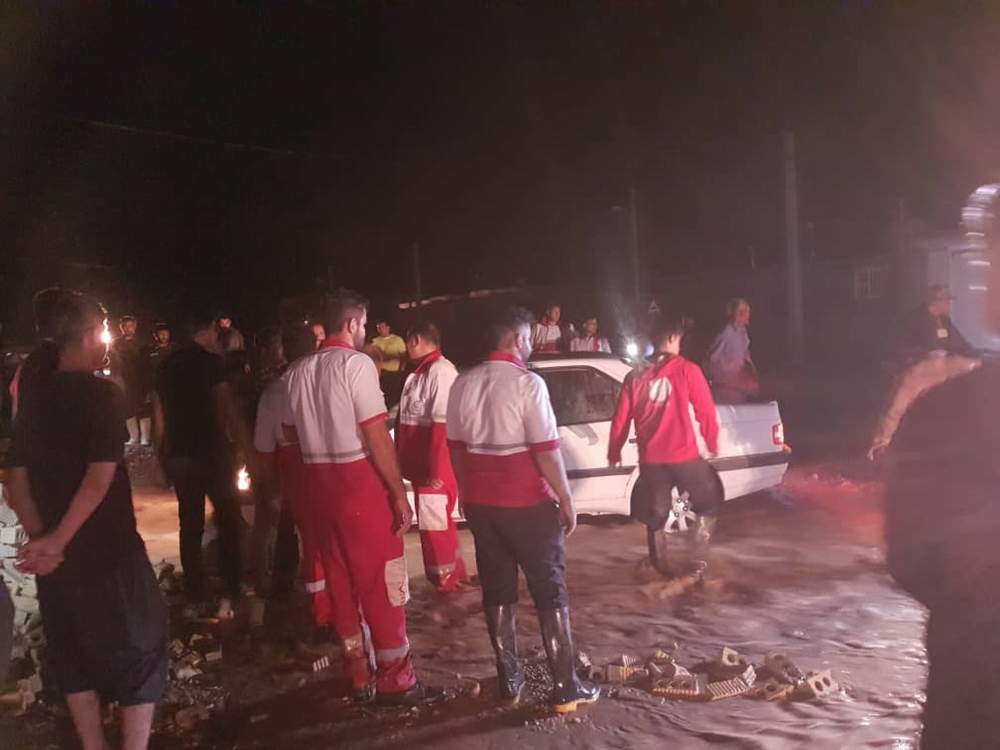 سیل در روستا‌های داراب ۱۷ نفر را مصدوم کرد/ هلال احمر ۹۰ خانواده را اسکان موقت داد